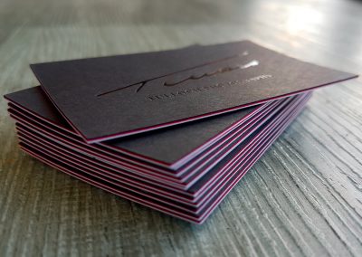 Red seam on layered business cards, multiloft style effect